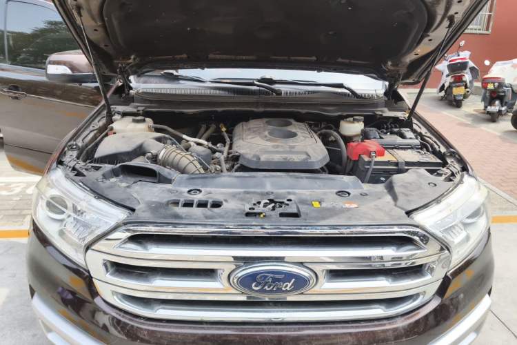 Used Ford Everest 2017 2.0T Gasoline Automatic 4x4 Luxury Edition 7 Seats Engine Bay