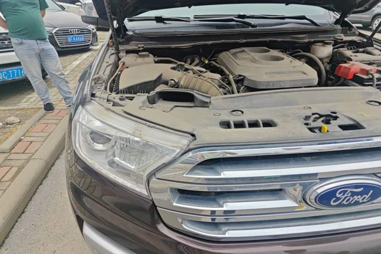 Used Ford Everest 2017 2.0T Gasoline Automatic 4x4 Flagship Edition 7 Seats Engine Bay Right
