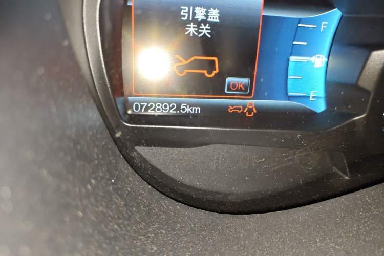 Used Ford Everest 2017 2.0T Gasoline Automatic 4x4 Luxury Edition 7 Seats Odometer Close Up