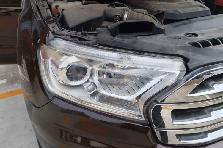 Used Ford Everest 2017 2.0T Gasoline Automatic 4x4 Luxury Edition 7 Seats Right Front Headlight