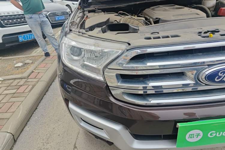 Used Ford Everest 2017 2.0T Gasoline Automatic 4x4 Flagship Edition 7 Seats Right Front Headlight
