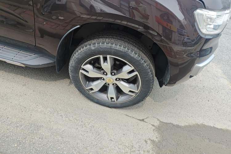 Used Ford Everest 2017 2.0T Gasoline Automatic 4x4 Flagship Edition 7 Seats Right Front Wheel Hub