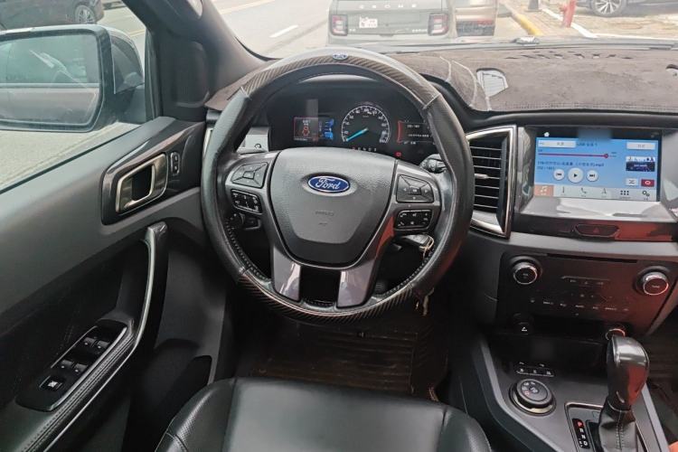 Used Ford Everest 2017 2.0T Gasoline Automatic 4x4 Flagship Edition 7 Seats Steering Wheel