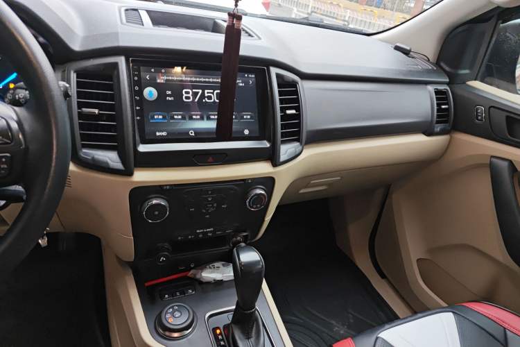 Used Ford Everest 2017 2.0T Gasoline Automatic 4x4 Elite Edition 5 Seats Audio And AC Panel