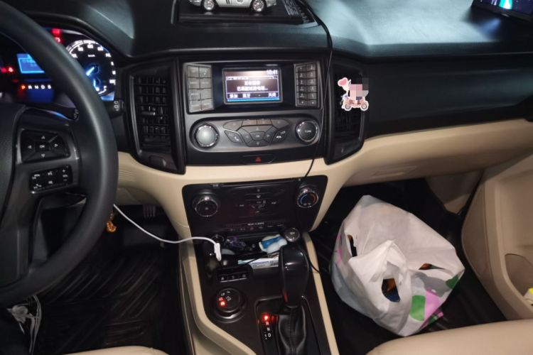 Used Ford Everest 2017 2.0T Gasoline Automatic 4x4 Elite Edition 5 Seats Audio And AC Panel