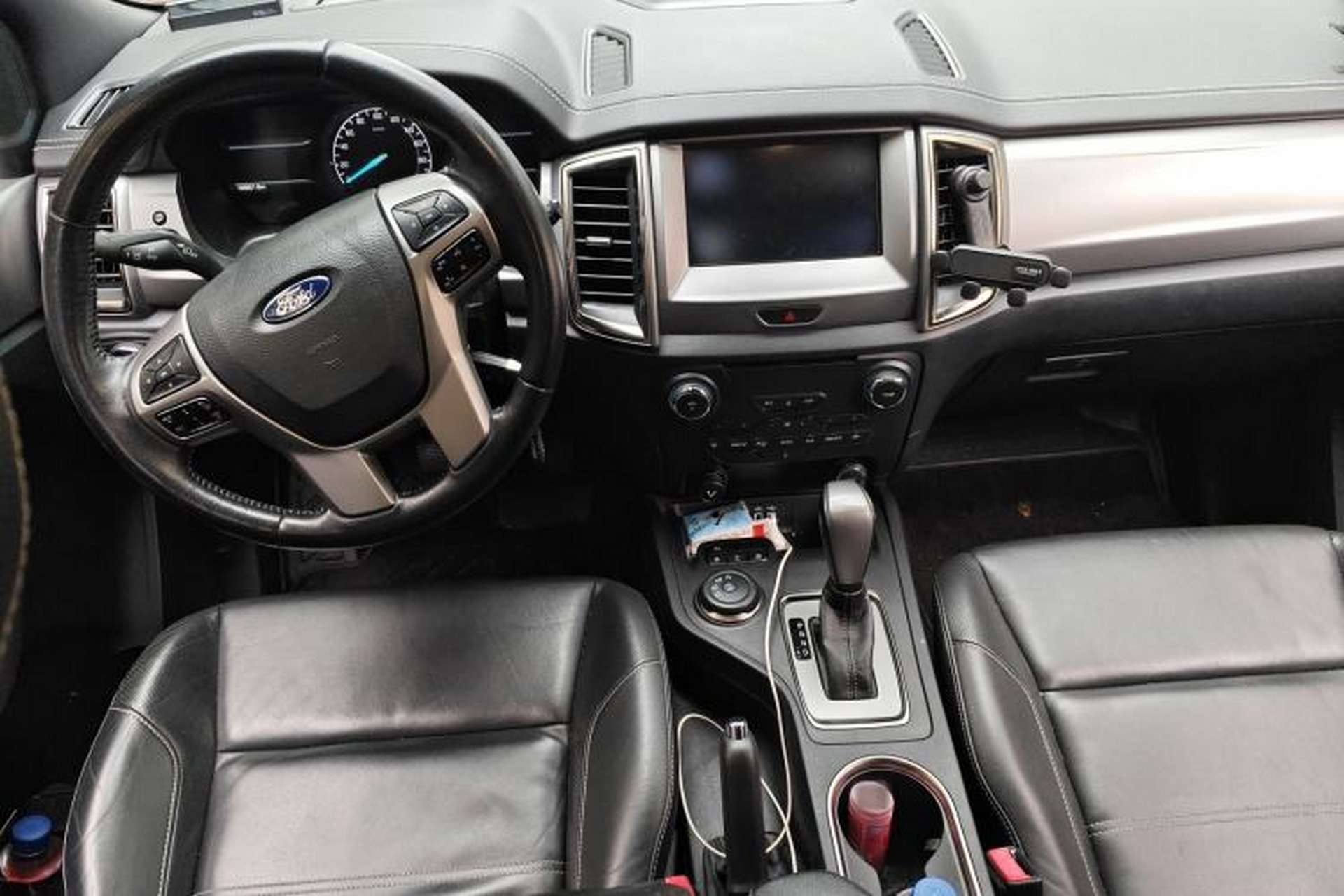 Used Ford Everest 2017 2.0T Gasoline Automatic 4x4 Luxury Edition 7 Seats Center Console