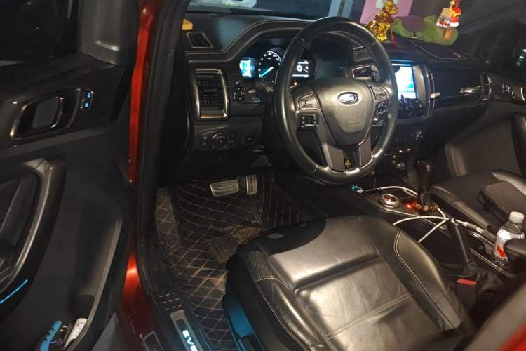 Used Ford Everest 2017 2.0T Gasoline Automatic 4x4 Flagship Edition 7 Seats Driver Seat