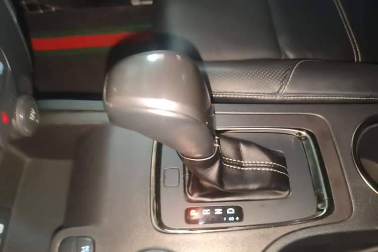 Used Ford Everest 2017 2.0T Gasoline Automatic 4x4 Flagship Edition 7 Seats Gear Lever