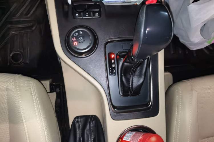 Used Ford Everest 2017 2.0T Gasoline Automatic 4x4 Elite Edition 5 Seats Gear Lever
