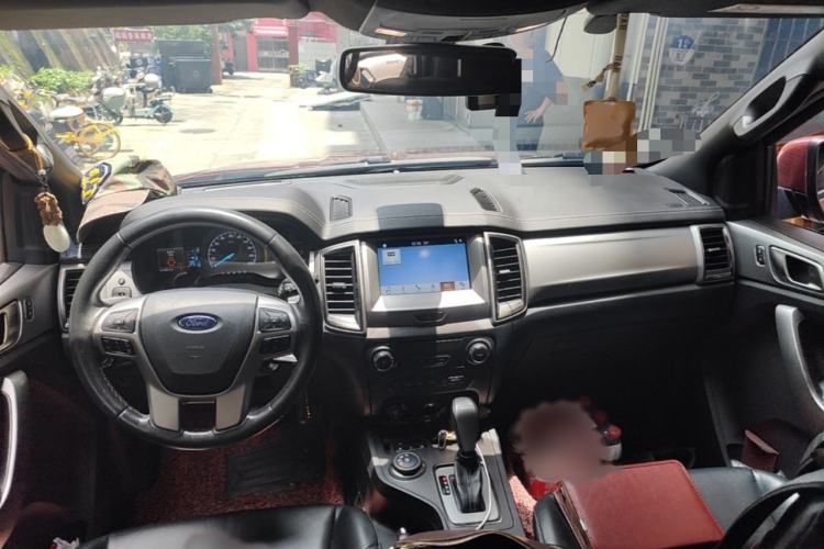 Used Ford Everest 2017 2.0T Gasoline Automatic 4x4 Luxury Edition 5 Seats Interior 2