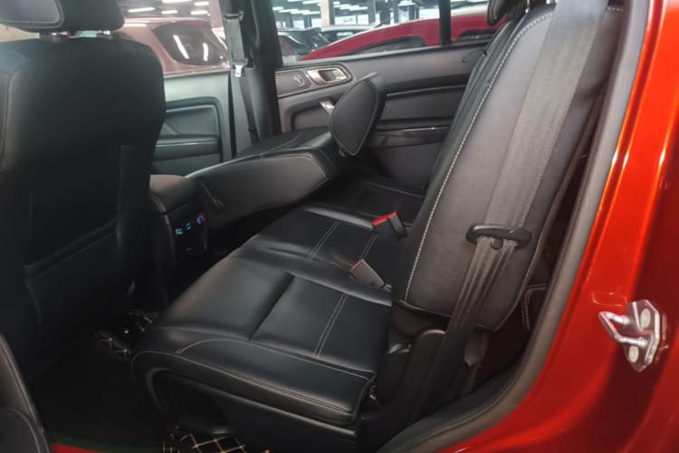 Used Ford Everest 2017 2.0T Gasoline Automatic 4x4 Flagship Edition 7 Seats Left Rear Seat