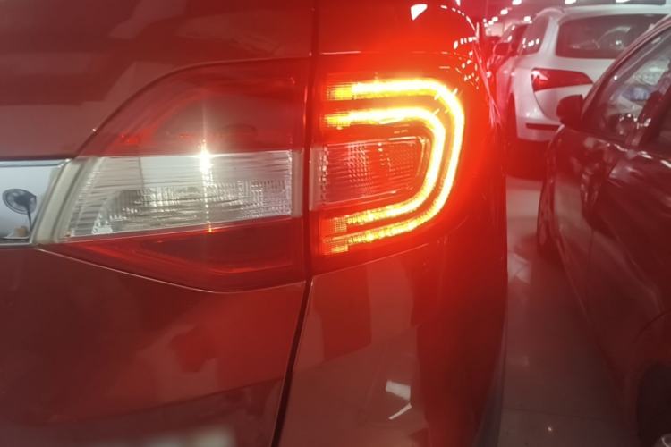 Used Ford Everest 2017 2.0T Gasoline Automatic 4x4 Flagship Edition 7 Seats Right Rear Taillight