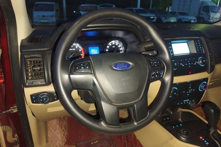 Used Ford Everest 2017 2.0T Gasoline Automatic 4x4 Luxury Edition 5 Seats Steering Wheel