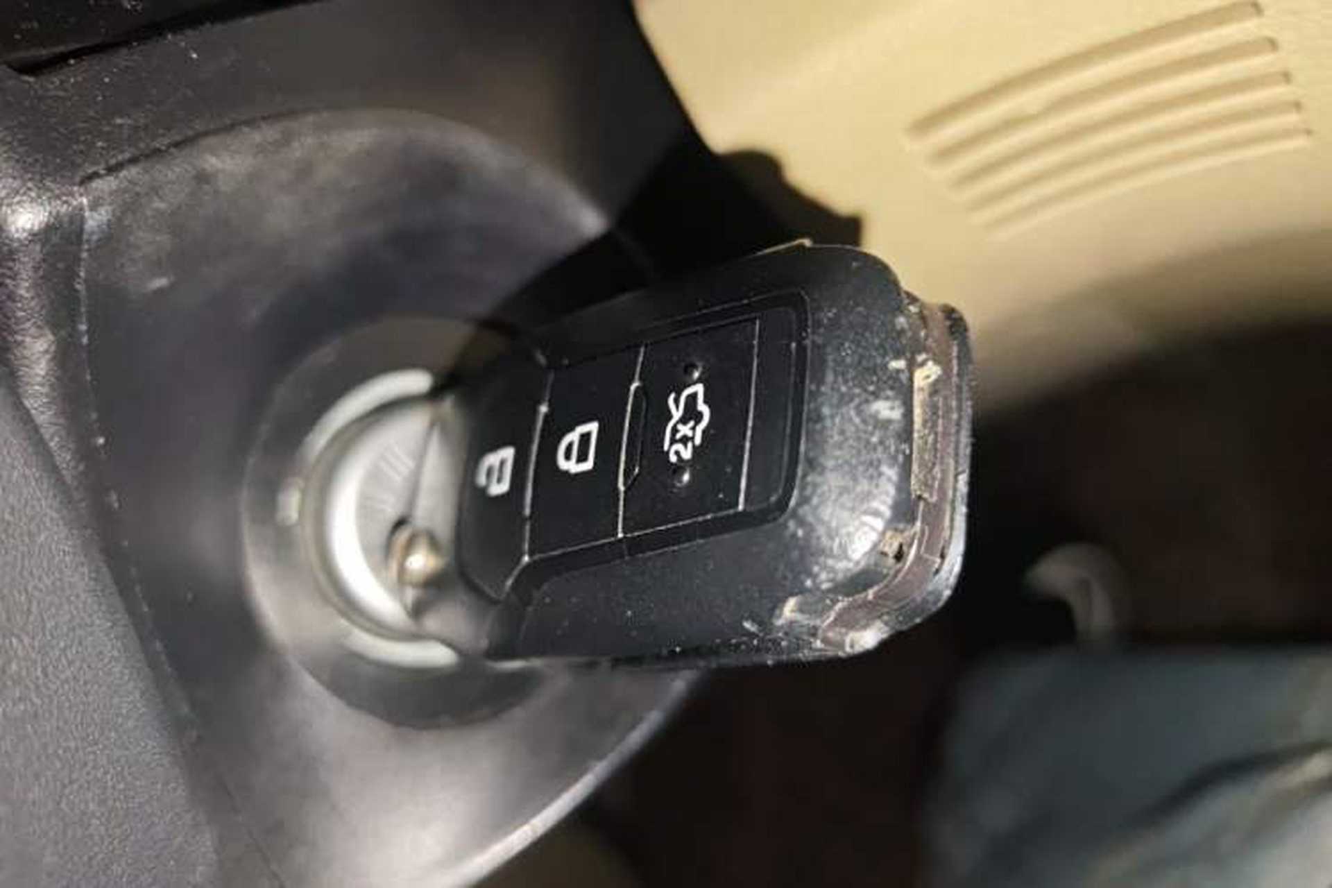 Used Ford Everest 2017 2.0T Gasoline Automatic 4x4 Elite Edition 5 Seats Vehicle Key
