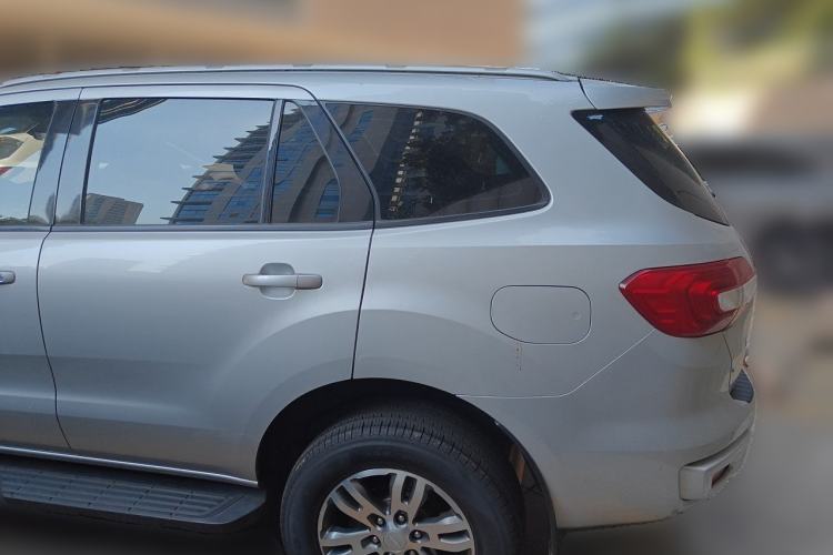 Used Ford Everest 2017 2.0T Gasoline Automatic 4x4 Luxury Edition 5 Seats Rear Left 45 Deg