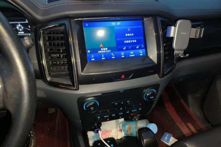 Used Ford Everest 2017 2.0T Gasoline Automatic 4x4 Flagship Edition 7 Seats Audio And AC Panel