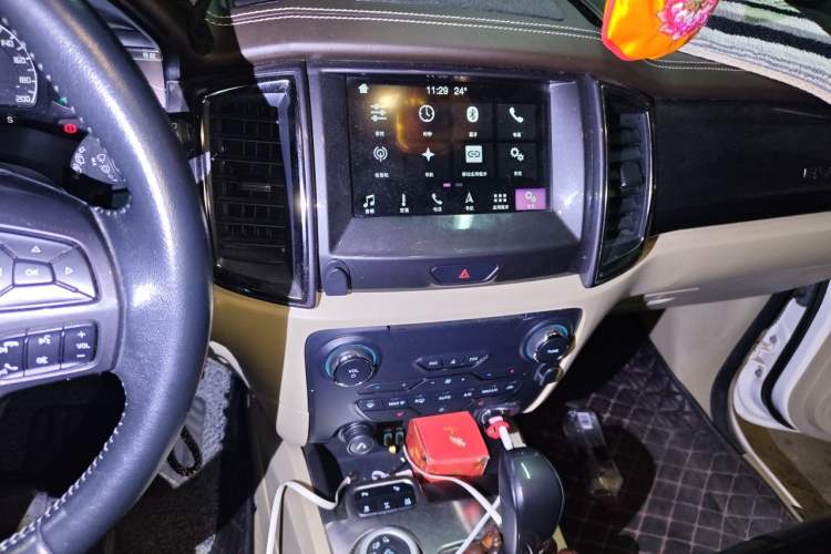 Used Ford Everest 2017 2.0T Gasoline Automatic 4x4 Flagship Edition 7 Seats Audio And AC Panel