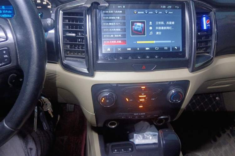 Used Ford Everest 2017 2.0T Gasoline Automatic 4x4 Elite Edition 5 Seats Audio And AC Panel