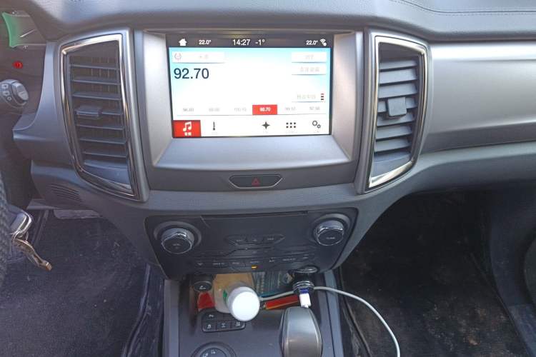 Used Ford Everest 2017 2.0T Gasoline Automatic 4x4 Luxury Edition 5 Seats Audio And AC Panel