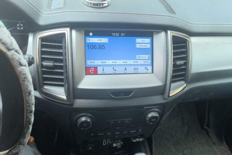 Used Ford Everest 2017 2.0T Gasoline Automatic 4x4 Luxury Edition 5 Seats Audio And AC Panel