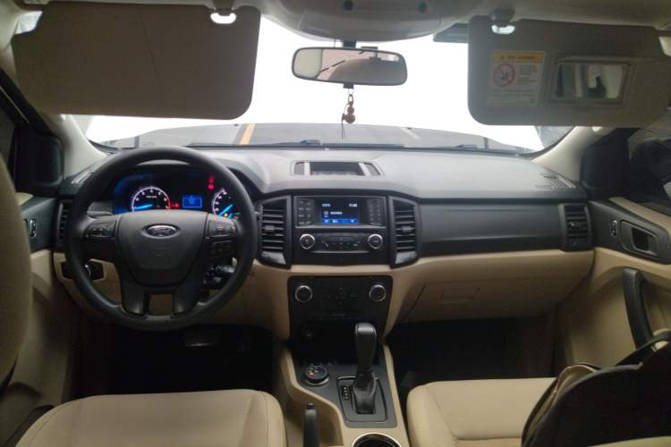 Used Ford Everest 2017 2.0T Gasoline Automatic 4x4 Elite Edition 5 Seats Audio And AC Panel