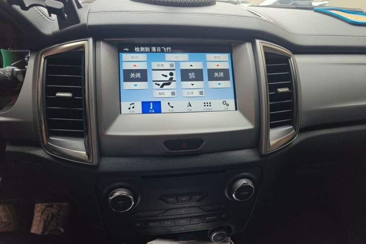 Used Ford Everest 2017 2.2T Diesel Manual 4x4 Luxury Edition 5 Seats Audio And AC Panel