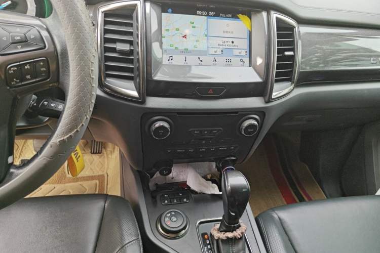 Used Ford Everest 2017 2.0T Gasoline Automatic 4x4 Flagship Edition 7 Seats Audio And AC Panel