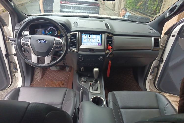 Used Ford Everest 2017 2.0T Gasoline Automatic 4x4 Luxury Edition 7 Seats Center Console