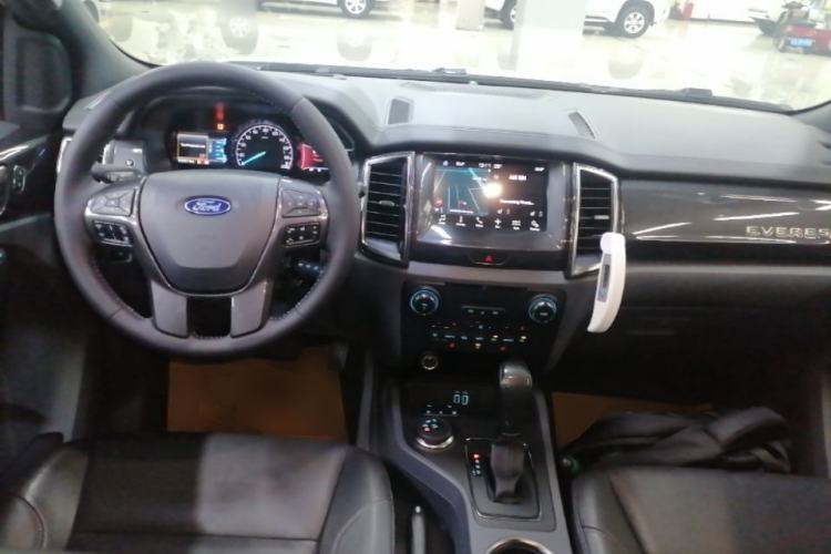 Used Ford Everest 2017 2.0T Gasoline Automatic 4x4 Flagship Edition 7 Seats Center Console