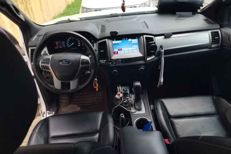 Used Ford Everest 2017 2.0T Gasoline Automatic 4x4 Luxury Edition 5 Seats Center Console