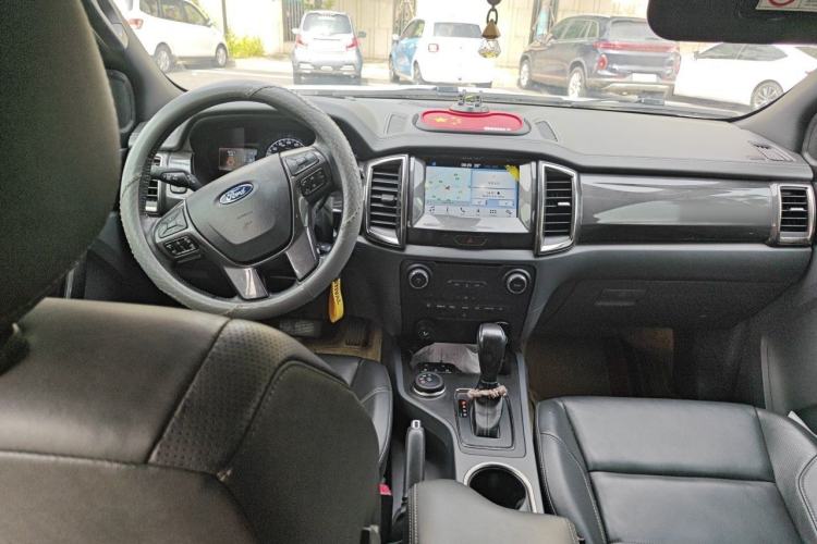 Used Ford Everest 2017 2.0T Gasoline Automatic 4x4 Flagship Edition 7 Seats Center Console
