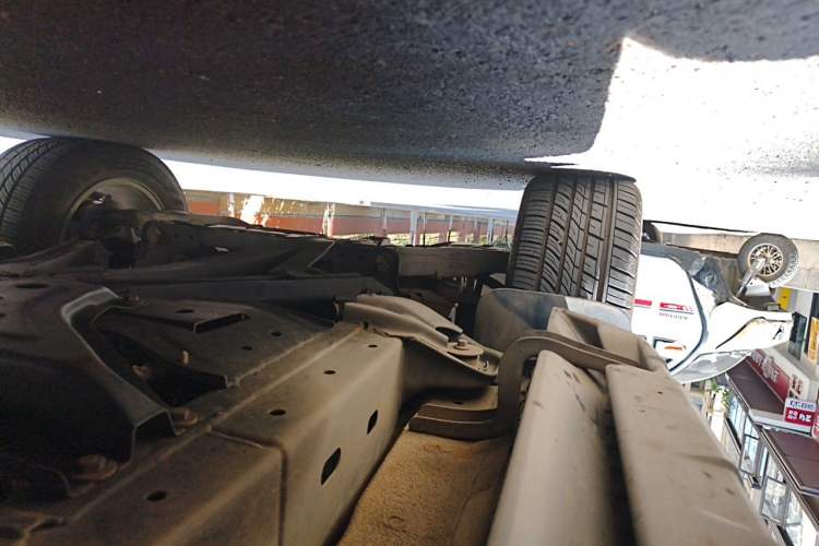 Used Ford Everest 2017 2.2T Diesel Manual 4x4 Luxury Edition 7 Seats Chassis Front Left