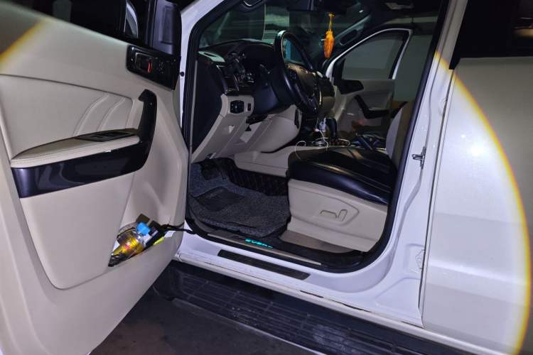 Used Ford Everest 2017 2.0T Gasoline Automatic 4x4 Flagship Edition 7 Seats Driver Seat