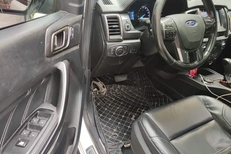 Used Ford Everest 2017 2.0T Gasoline Automatic 4x4 Luxury Edition 7 Seats Driver Seat