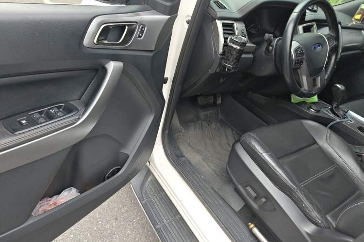 Used Ford Everest 2017 2.0T Gasoline Automatic 4x4 Luxury Edition 5 Seats Driver Seat