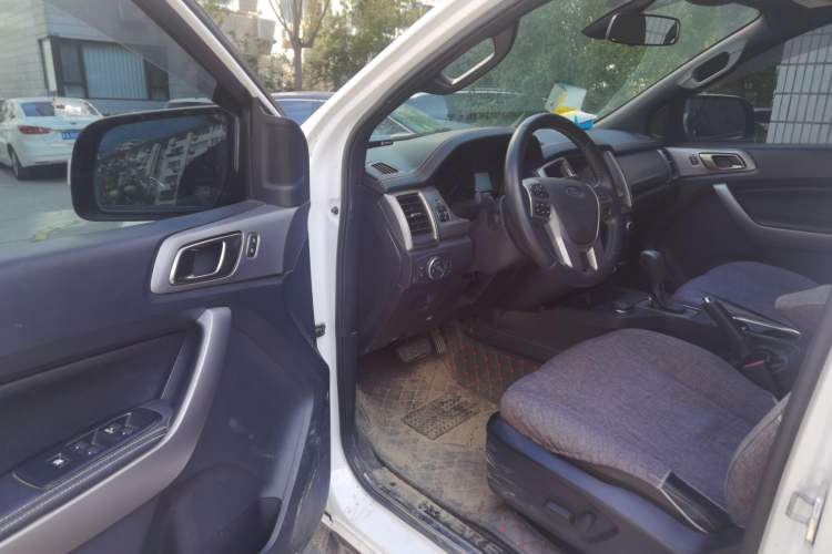 Used Ford Everest 2017 2.0T Gasoline Automatic 4x4 Luxury Edition 5 Seats Driver Seat