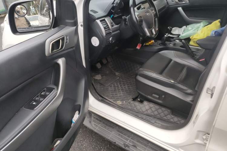 Used Ford Everest 2017 2.2T Diesel Manual 4x4 Luxury Edition 5 Seats Driver Seat