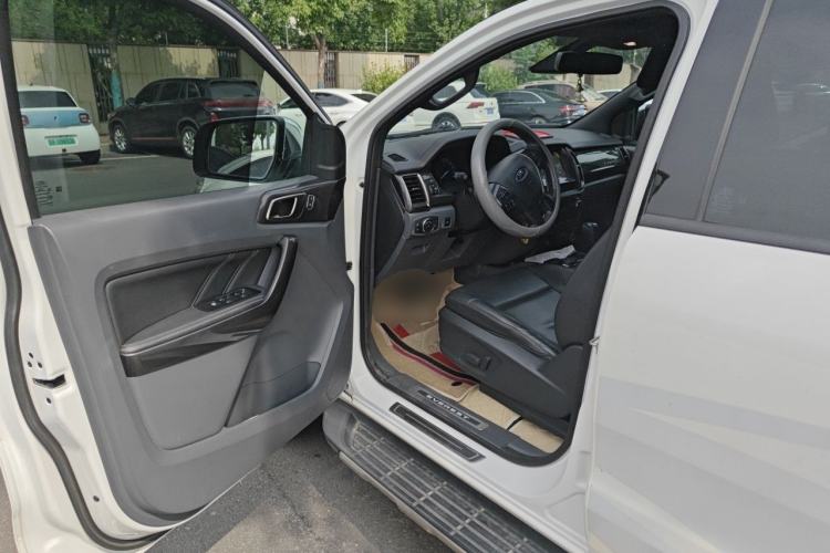 Used Ford Everest 2017 2.0T Gasoline Automatic 4x4 Flagship Edition 7 Seats Driver Seat
