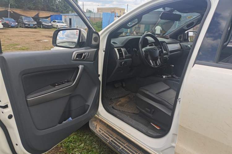 Used Ford Everest 2017 2.0T Gasoline Automatic 4x4 Luxury Edition 5 Seats Driver Seat