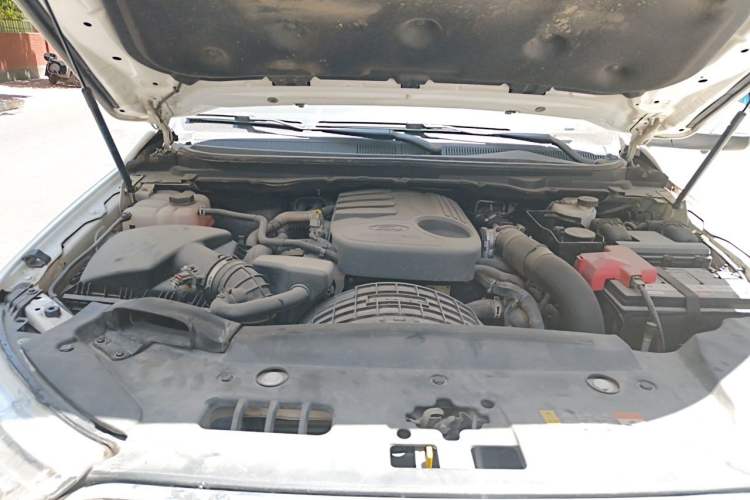 Used Ford Everest 2017 2.2T Diesel Manual 4x4 Luxury Edition 7 Seats Engine Bay