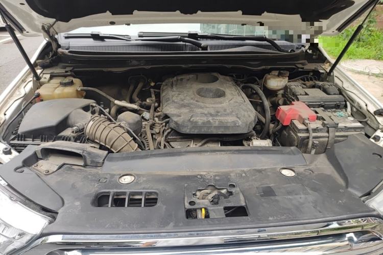 Used Ford Everest 2017 2.0T Gasoline Automatic 4x4 Luxury Edition 7 Seats Engine Bay
