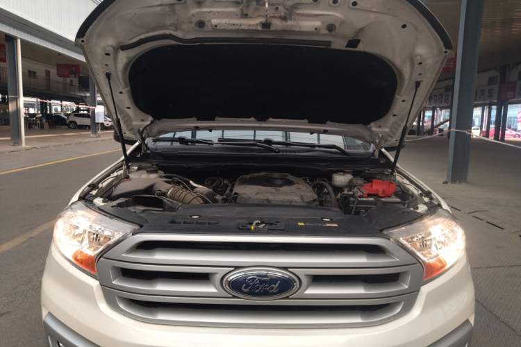 Used Ford Everest 2017 2.0T Gasoline Automatic 4x4 Elite Edition 5 Seats Engine Bay