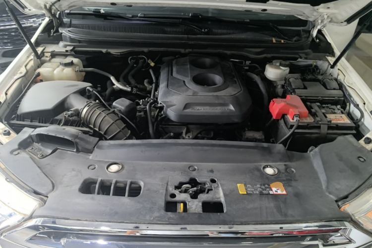 Used Ford Everest 2017 2.0T Gasoline Automatic 4x4 Luxury Edition 7 Seats Engine Bay