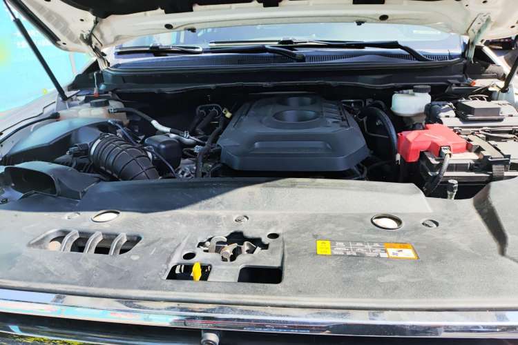 Used Ford Everest 2017 2.0T Gasoline Automatic 4x4 Luxury Edition 7 Seats Engine Bay