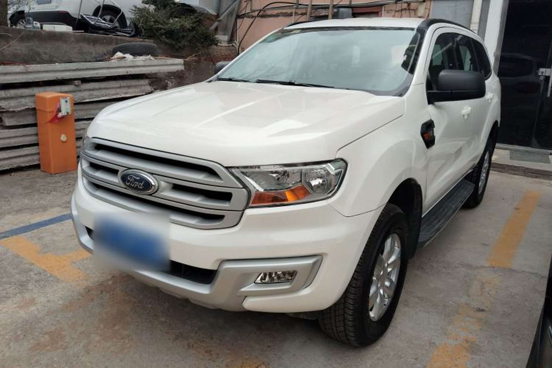 Used Ford Everest 2017 2.0T Gasoline Automatic 4x4 Elite Edition 5 Seats Front Left 45 Deg