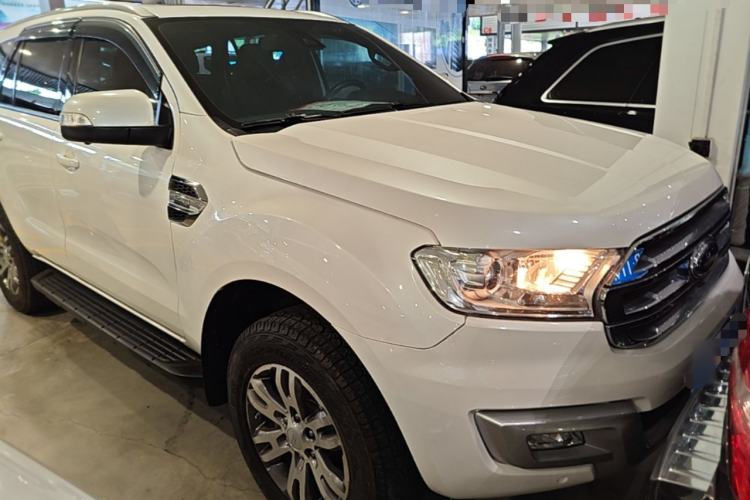 Used Ford Everest 2017 2.0T Gasoline Automatic 4x4 Luxury Edition 5 Seats Front Right 45 Deg