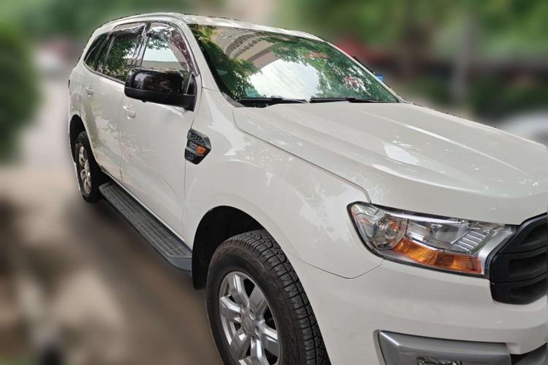 Used Ford Everest 2017 2.0T Gasoline Automatic 4x4 Elite Edition 5 Seats Front Right 45 Deg