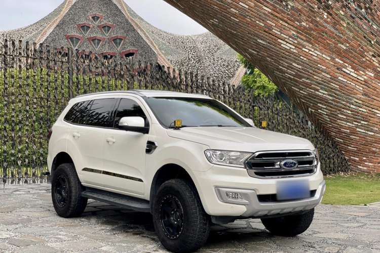 Used Ford Everest 2017 2.0T Gasoline Automatic 4x4 Luxury Edition 7 Seats Front Right 45 Deg