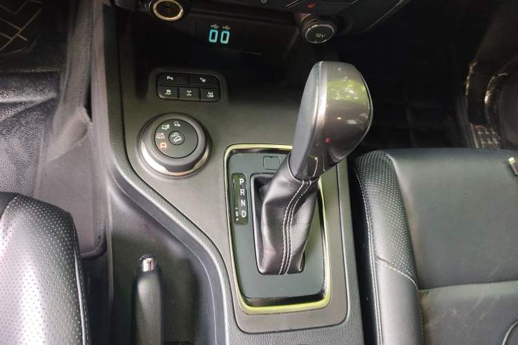 Used Ford Everest 2017 2.0T Gasoline Automatic 4x4 Flagship Edition 7 Seats Gear Lever