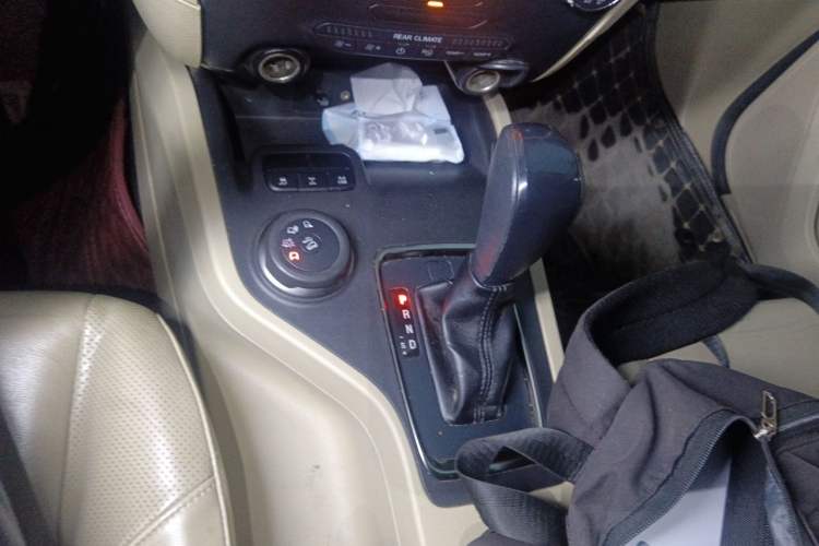 Used Ford Everest 2017 2.0T Gasoline Automatic 4x4 Elite Edition 5 Seats Gear Lever